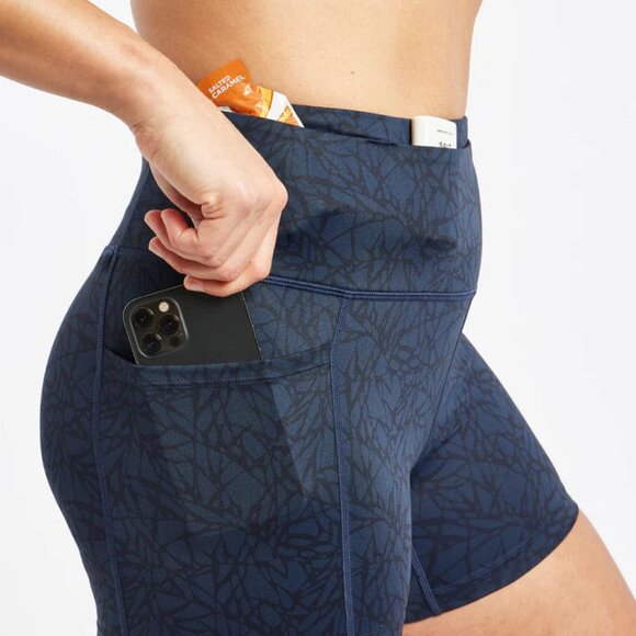 New In Package Oiselle Pocket 4" Running Short Size 12 - Picture 1 of 4